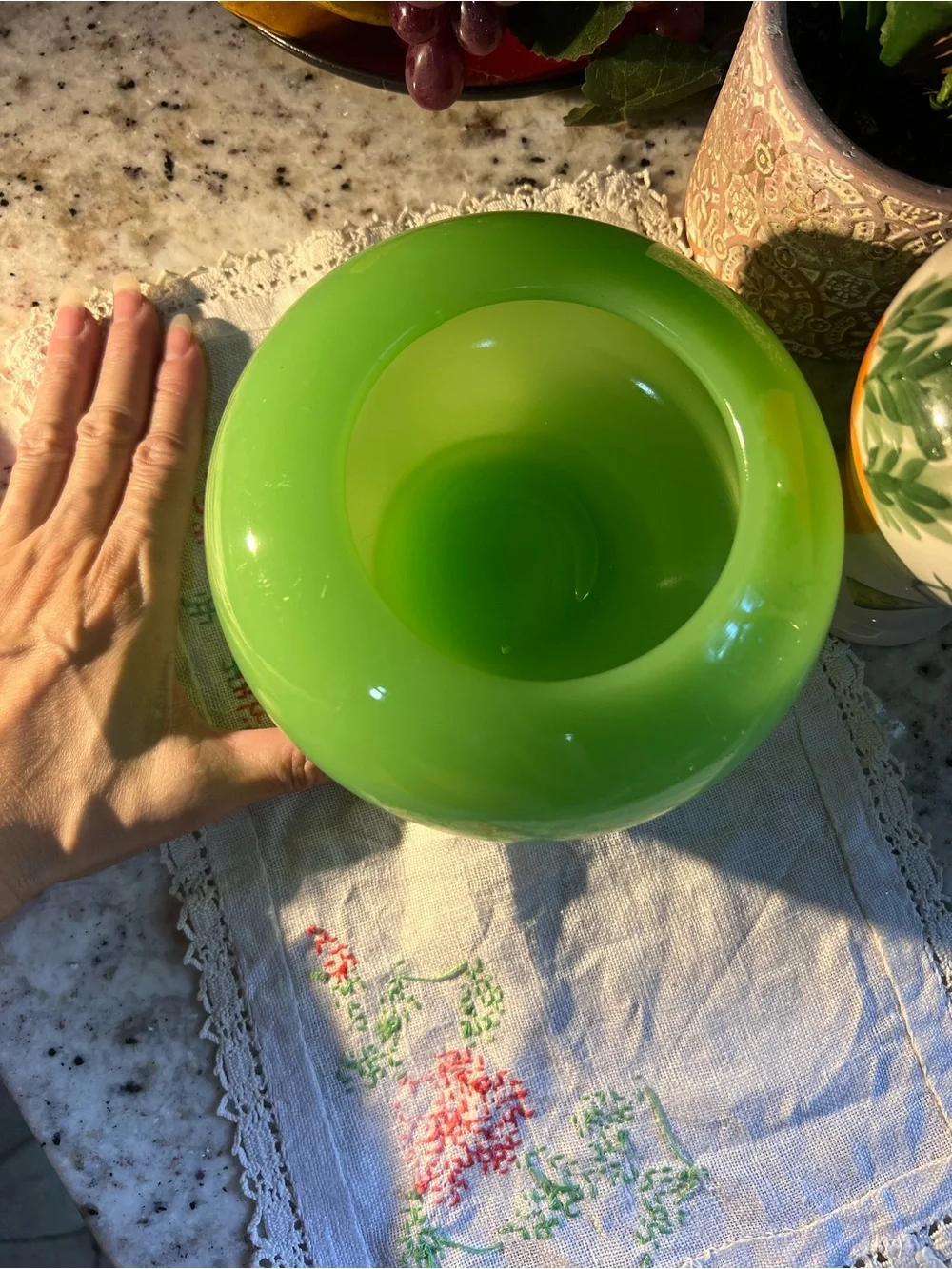 Vintage Green Glass Accent Vase. Price reflects it is like new - Picture 3 of 9